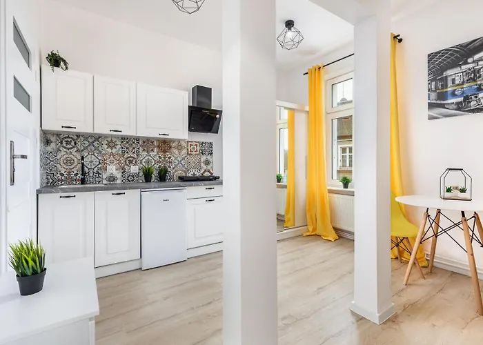 Apartly - Cichy Przy Dworcu, Wifi, Self Check-in Apartamento